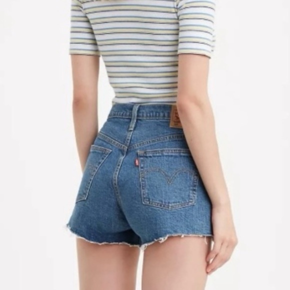 Levi's Women's 501 High Rise Buttonfly Cut Off Jean Shorts. Size 31. NWT - Picture 2 of 14